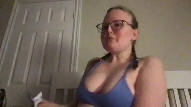 Snapshot of lexie_lilacs chatting on January 2025 02:28:02 AM lexie lilacs online show from January 2025 02:28:02 AM