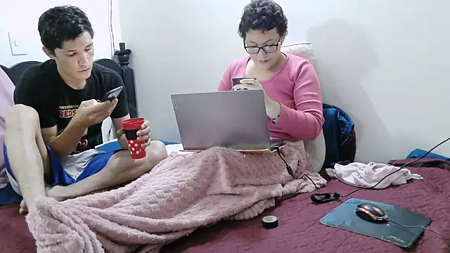 luxandracon23 online show from April 2026 10:16:01 PM