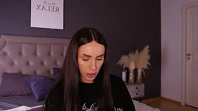 Kim Oberlin  online show from December 2025 11:30:02 AM