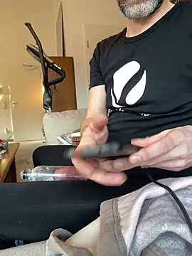 Gilgamesch1704 online show from January 2025 02:53:01 PM