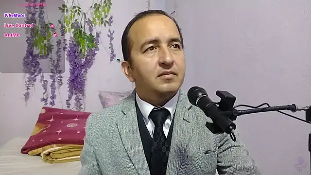 yazforeSolo online show from September 2025 03:28:02 PM