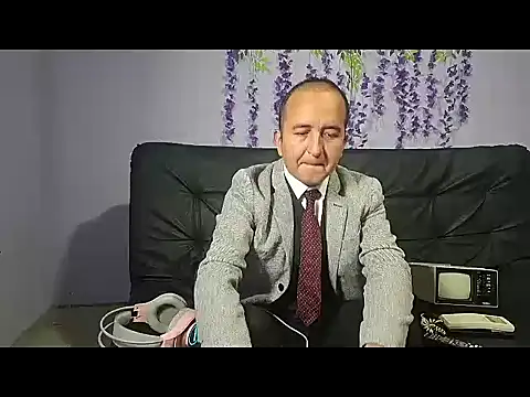 yazforeSolo online show from November 2025 02:38:02 PM