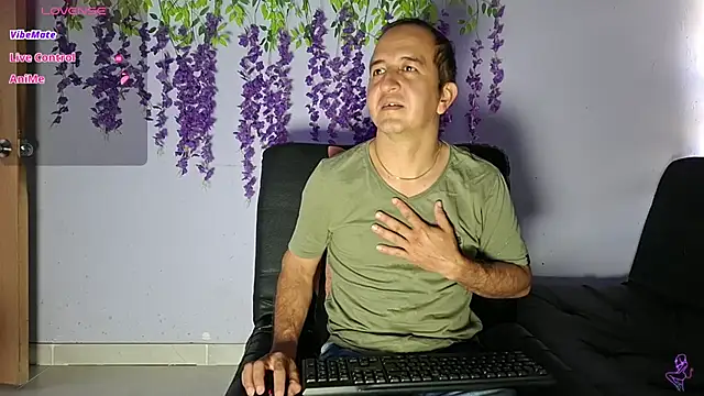 yazforeSolo online show from February 2026 12:34:01 PM