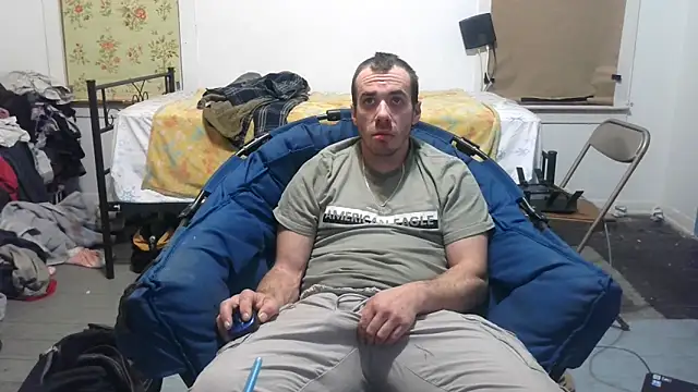Snapshot of ScubaStevex chatting on February 2025 06:48:01 AM ScubaStevex online show from February 2025 06:48:01 AM