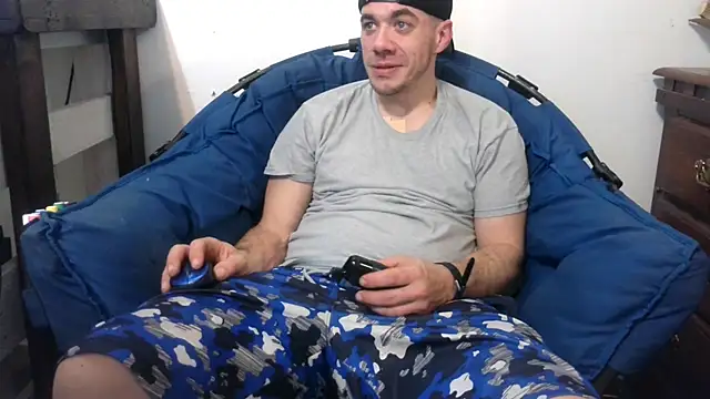 Snapshot of ScubaStevex chatting on February 2025 04:03:02 PM ScubaStevex online show from February 2025 04:03:02 PM