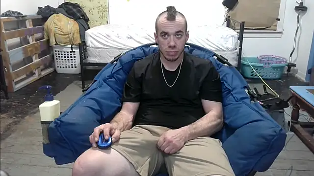 Snapshot of ScubaStevex chatting on March 2025 07:54:01 AM ScubaStevex online show from March 2025 07:54:01 AM