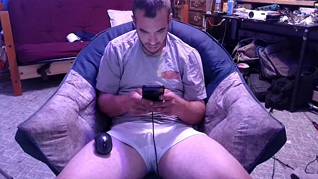 Snapshot of ScubaStevex chatting on September 2025 07:32:01 AM ScubaStevex online show from September 2025 07:32:01 AM