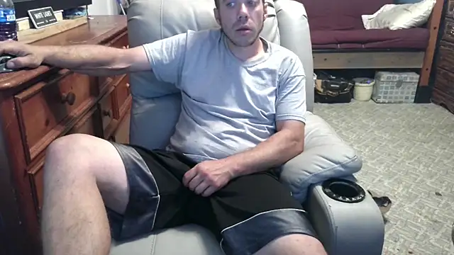 Snapshot of ScubaStevex chatting on September 2025 07:13:02 AM ScubaStevex online show from September 2025 07:13:02 AM