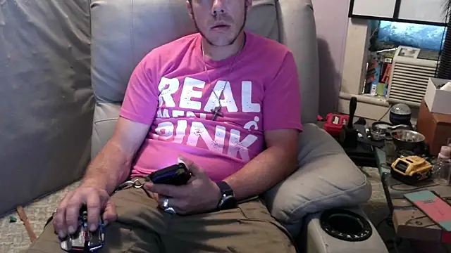Snapshot of ScubaStevex chatting on October 2025 02:36:02 PM ScubaStevex online show from October 2025 02:36:02 PM