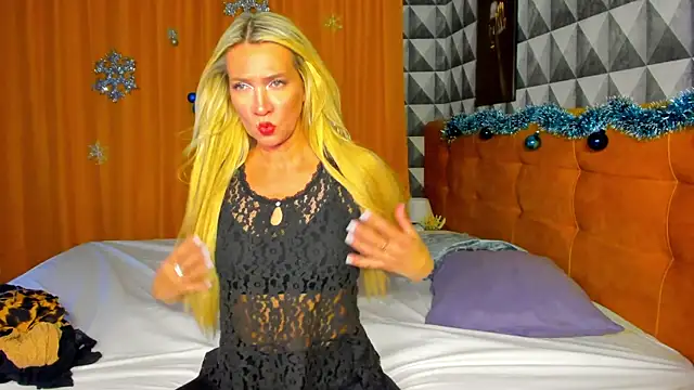 Luna  Lewis online show from December 2024 02:31:02 PM