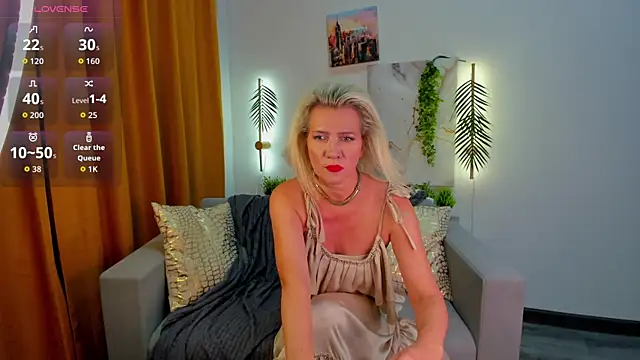 Luna  Lewis online show from September 2025 08:05:01 AM