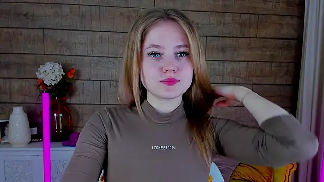 SelinSwarovski online show from February 2025 04:19:02 PM