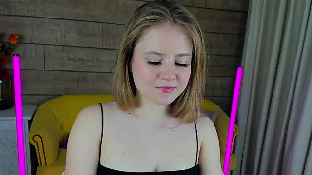 SelinSwarovski online show from February 2025 04:36:02 PM