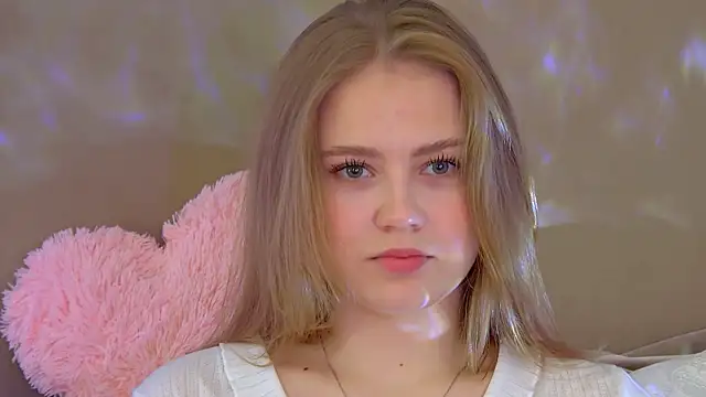 SelinSwarovski online show from September 2025 05:51:02 PM