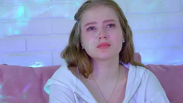 SelinSwarovski online show from October 2025 04:11:01 AM