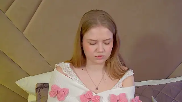 SelinSwarovski online show from December 2025 08:38:02 PM