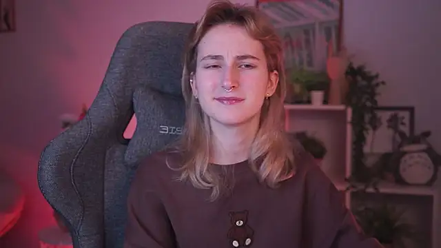 LuxRayi online show from January 2025 02:50:01 AM