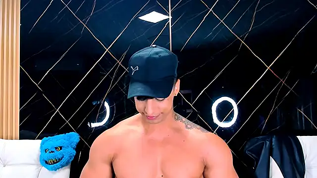 Owen Muzcle online show from October 2025 06:15:01 AM