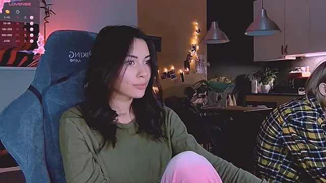 KatiKate online show from October 2025 07:03:02 PM