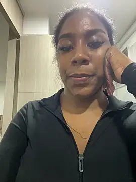 KloheCurvy online show from April 2026 11:38:01 PM