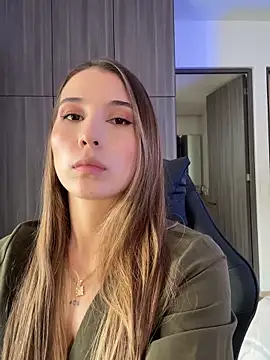 Snapshot of SophieRaily_ chatting on September 2025 09:04:02 PM SophieRaily online show from September 2025 09:04:02 PM