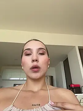 Snapshot of SophieRaily_ chatting on October 2025 07:04:02 PM SophieRaily online show from October 2025 07:04:02 PM