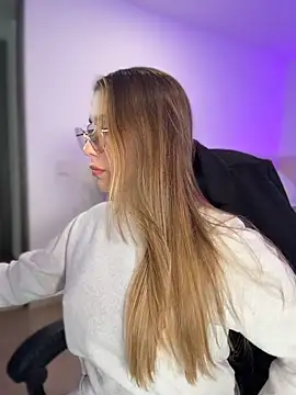 Snapshot of SophieRaily_ chatting on February 2026 10:08:02 PM SophieRaily online show from February 2026 10:08:02 PM