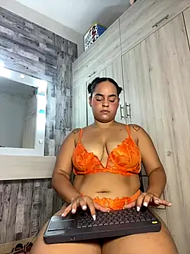 Violetrousse online show from December 2025 07:41:02 PM