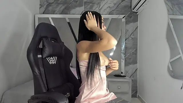 Mia petite01 online show from April 2026 08:14:02 PM