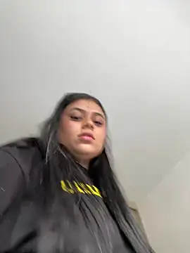 alissonfernandez  online show from February 2025 10:23:02 PM