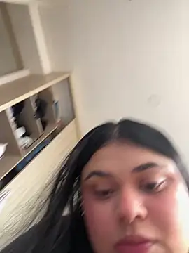 alissonfernandez  online show from February 2025 12:33:01 PM