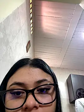 alissonfernandez  online show from September 2025 02:09:02 PM