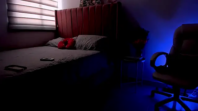 Snapshot of Ninamirley chatting on December 2024 08:05:02 PM Ninamirley online show from December 2024 08:05:02 PM