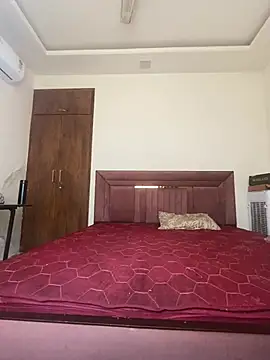 Emmy kapoor online show from February 2026 06:07:01 AM