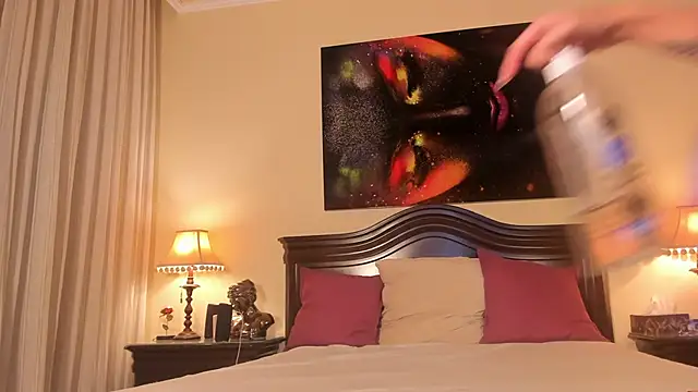 Snapshot of LunaMystyque chatting on March 2026 04:11:01 PM LunaMystyque online show from March 2026 04:11:01 PM