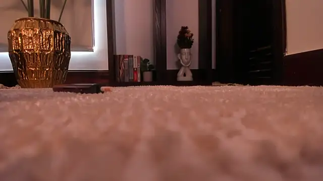 Snapshot of LunaMystyque chatting on April 2026 07:14:01 PM LunaMystyque online show from April 2026 07:14:01 PM