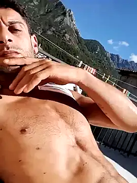 MrTamburine22 online show from October 2025 11:18:02 AM