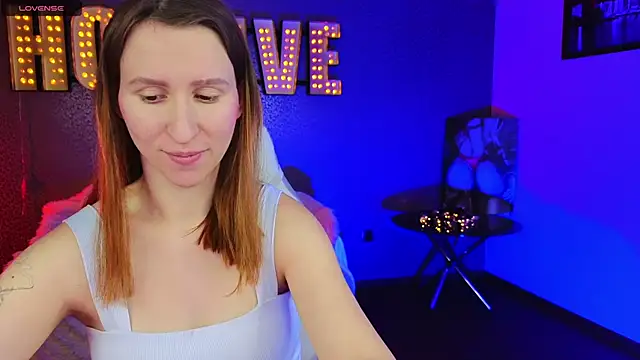 AliceBYKiss online show from December 2024 12:27:02 PM