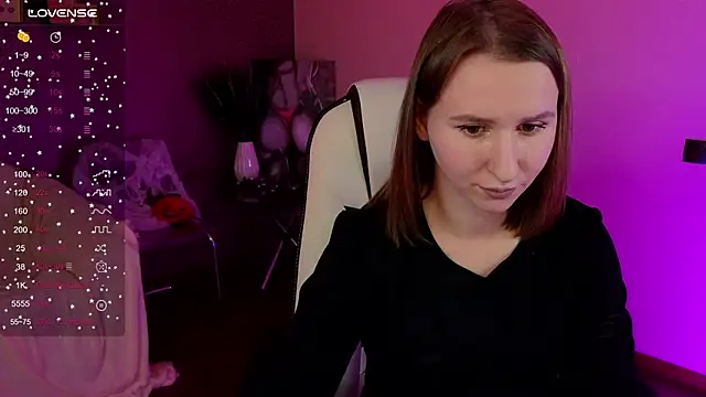 AliceBYKiss online show from November 2025 06:40:02 PM