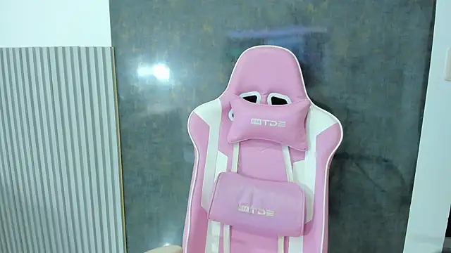 lana boomer online show from April 2026 03:31:02 PM