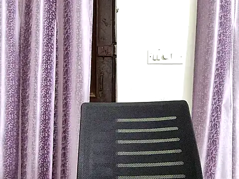 samosa73 online show from September 2025 01:36:01 PM