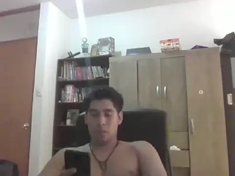 estudiante69 online show from March 2025 08:07:02 PM