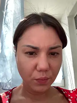 Snapshot of MiraMiss chatting on May 2026 07:25:01 AM MiraMiss online show from May 2026 07:25:01 AM