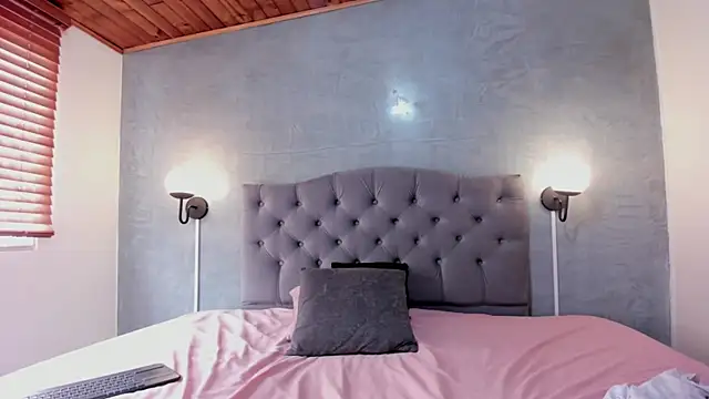 MeridaLane online show from February 2025 03:50:02 PM