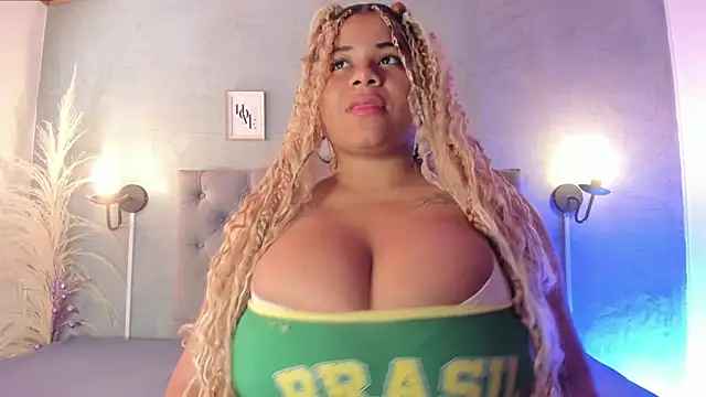 MeridaLane online show from November 2025 01:11:01 PM