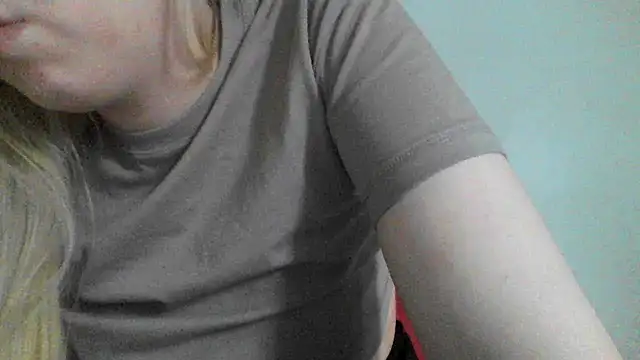 Snapshot of bunnyamy chatting on January 2025 12:42:01 PM bunnyamy online show from January 2025 12:42:01 PM