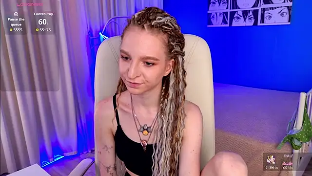 Snapshot of VioletShine chatting on July 2026 12:40:02 PM VioletShine online show from July 2026 12:40:02 PM
