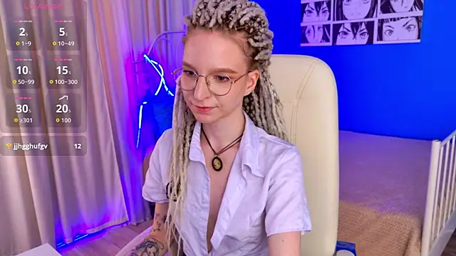 Snapshot of VioletShine chatting on July 2026 12:47:01 PM VioletShine online show from July 2026 12:47:01 PM
