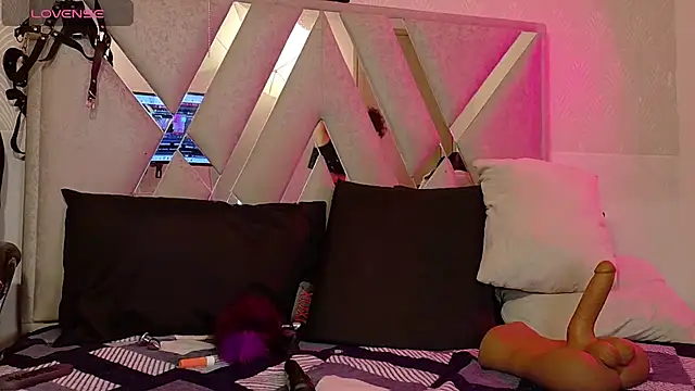 Queenjenn   online show from March 2026 10:01:01 AM