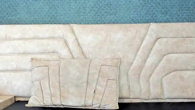 Candy Bony online show from January 2025 07:11:01 PM